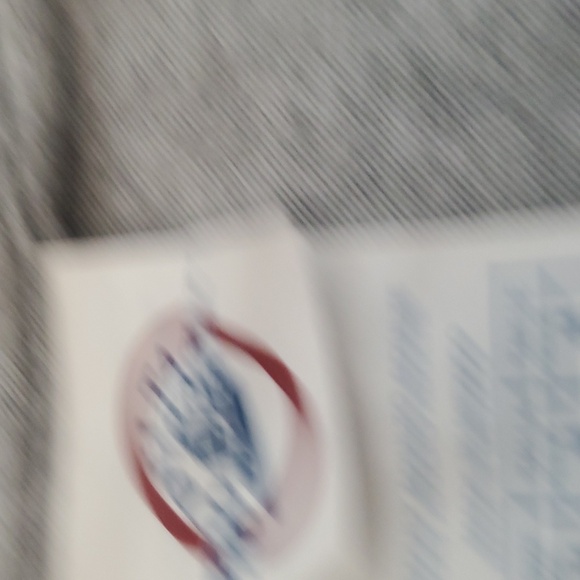 🦋Delta Apparel Bee Free Patriotic Heather Gray Graphic Tee - Picture 5 of 6